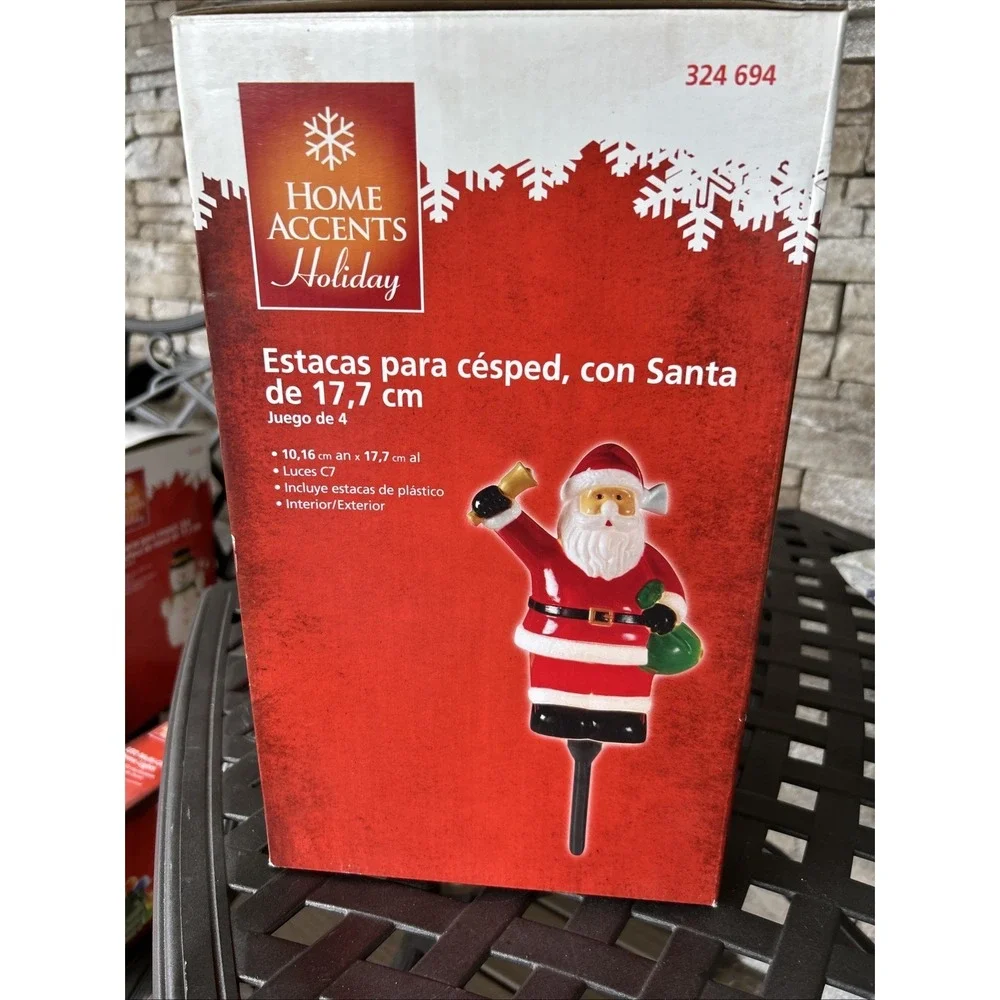 Home Accents Holiday 7 Inch Santa Lawn Stakes Set 4